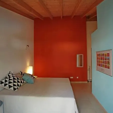 George - Colorful Life To Enjoy Praia da Arrifana