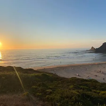 George - Colorful Life To Enjoy * Praia da Arrifana