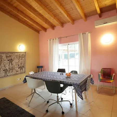 George - Colorful Life To Enjoy Holiday home